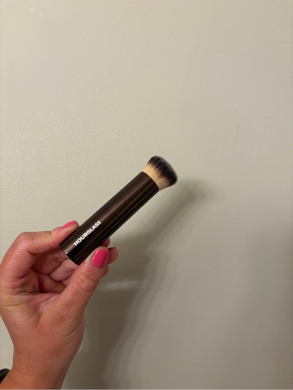 HOURGLASS Vanish Foundation Brush